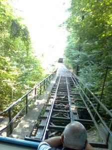 In der Standseilbahn auf den Sonnenberg, den Krienser Hausberg